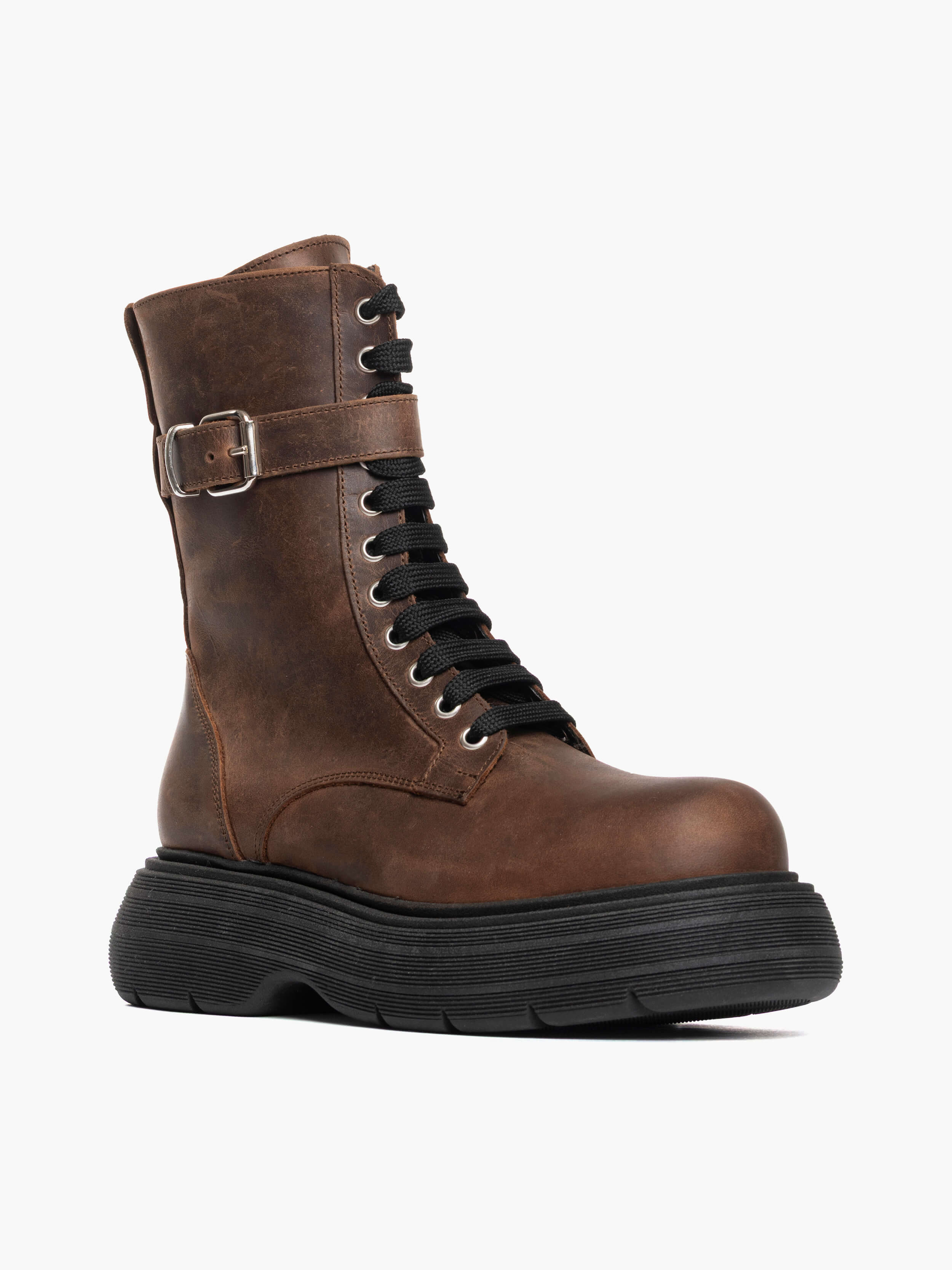 Anfibi in nabuk marrone